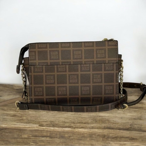 Steve Madden Blexi Crossbody Bag - Picture 2 of 6